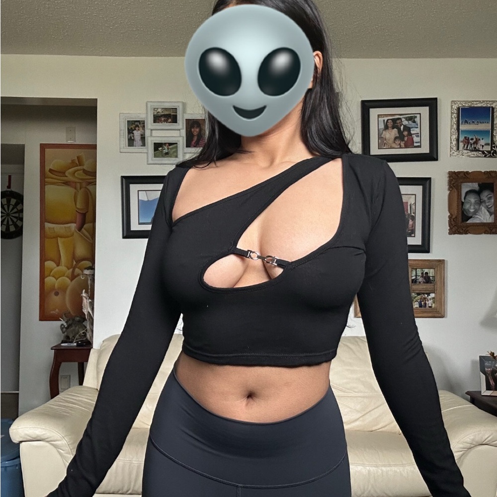 B1 Black Cut-Out Long Sleeve Top